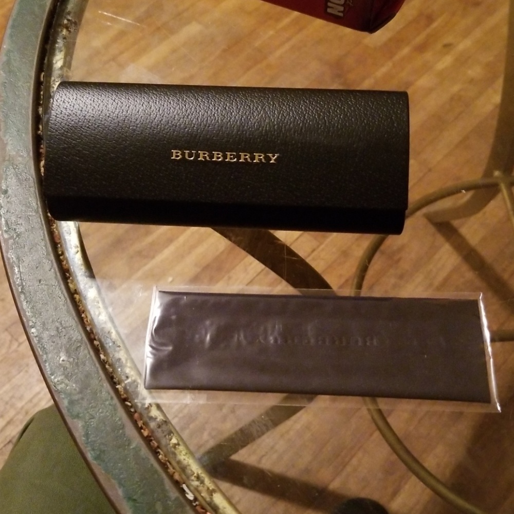 Eye glass case